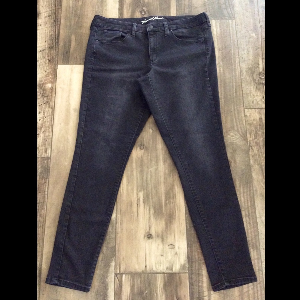 Universal Thread Black Skinny Jeans size 14/32R